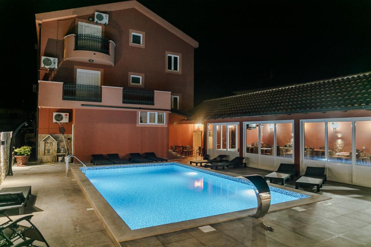 Guest House Villa Zivanovic Herceg Novi Exterior photo