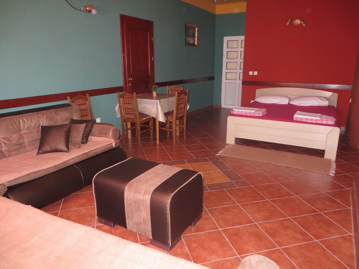 Guest House Villa Zivanovic Herceg Novi Exterior photo